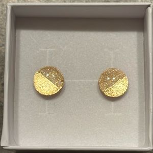 Hand Crafted in Canada 🇨🇦 🆕 Champagne 🥂 sparkly gold earrings.